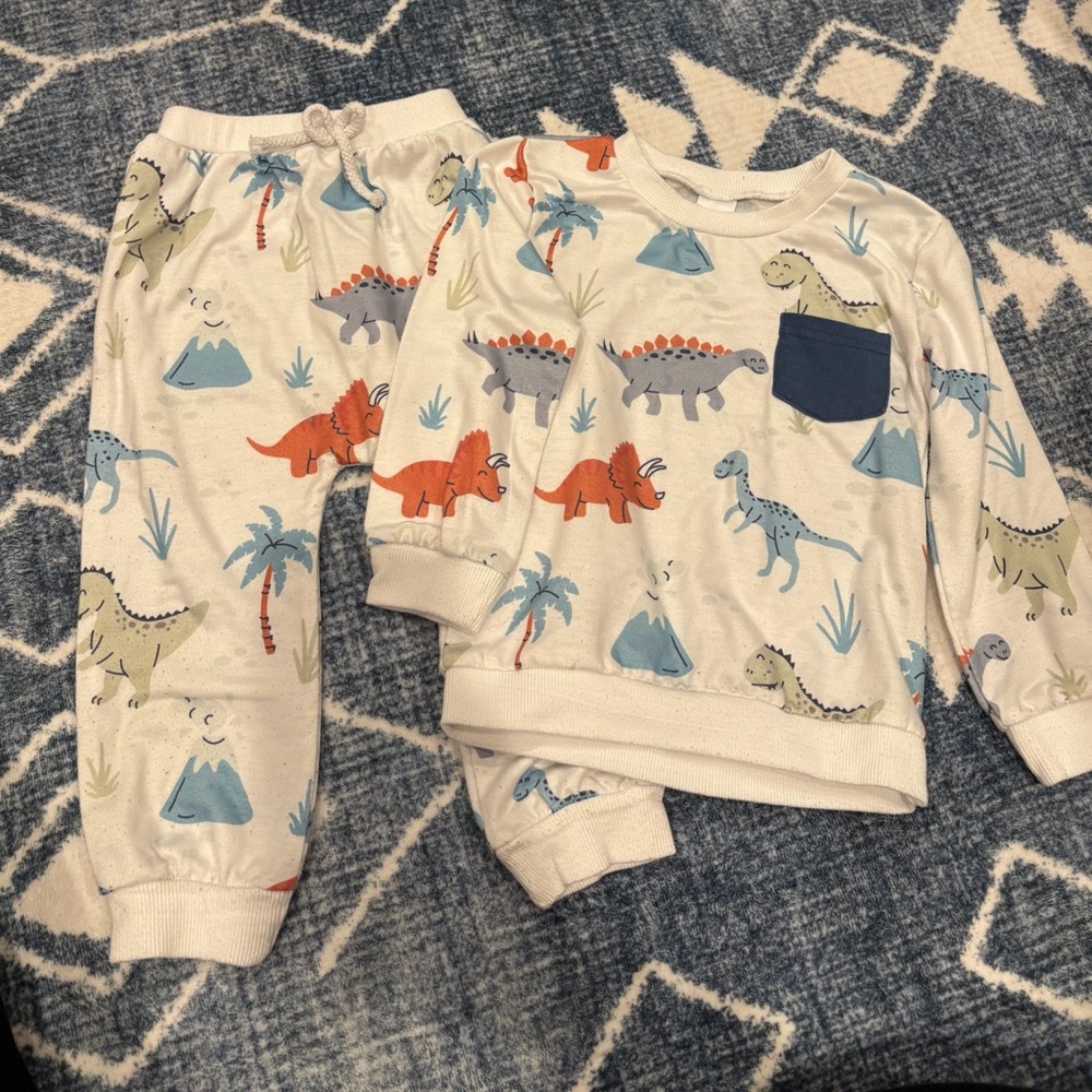 KIDS DINOSAUR MATCHING SET - Picture 2 of 3